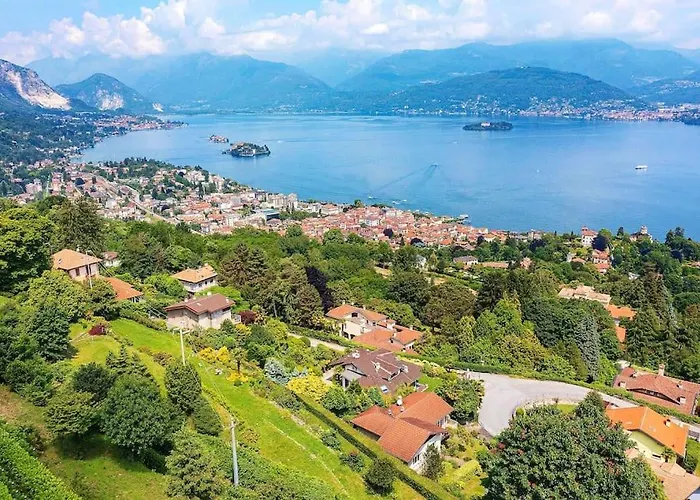 Lovely Home With Amazing Lake Views! - Casa Laura
